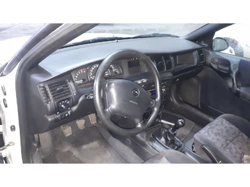 opel vectra b berlina del año 1998