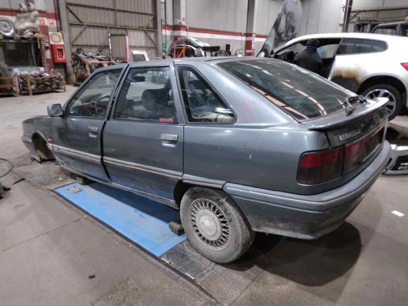 renault 21 berlina (b/l48) del año 1989