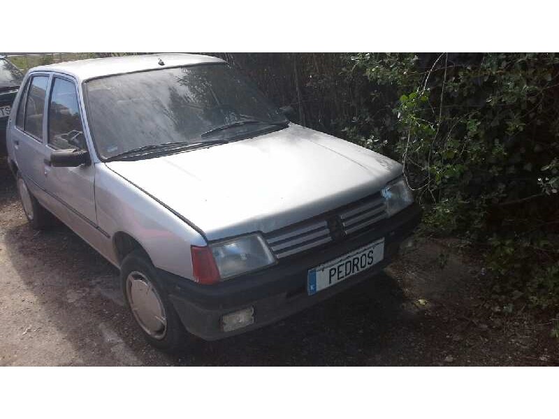 peugeot 205 berlina del año 1987