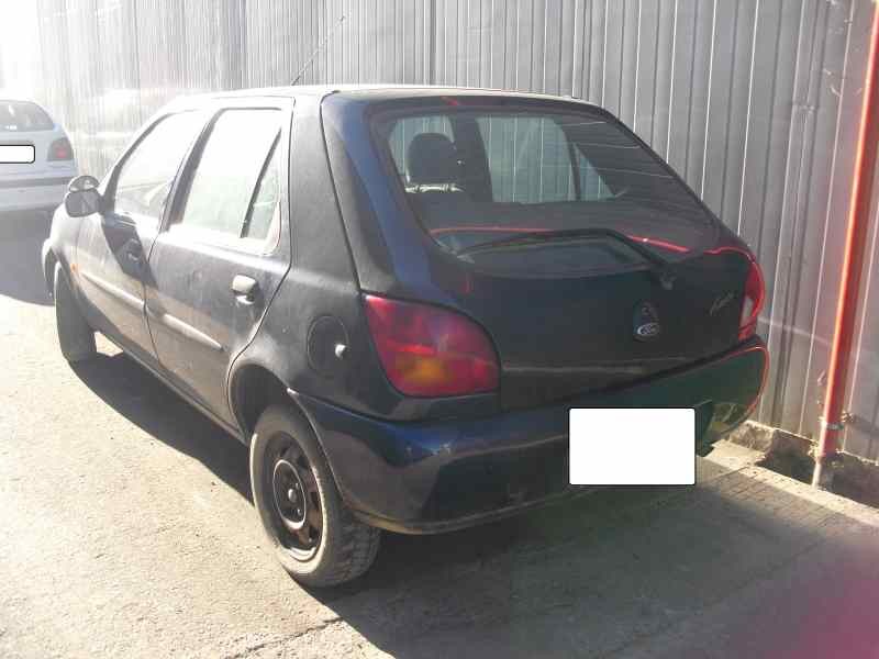 ford fiesta berlina del año 1999
