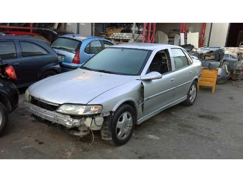 opel vectra b berlina del año 1999
