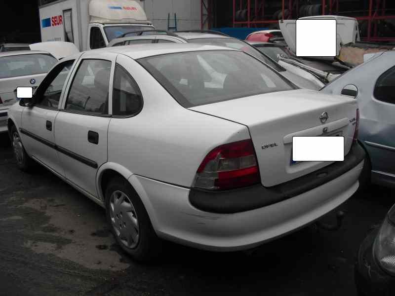 opel vectra b berlina del año 1996