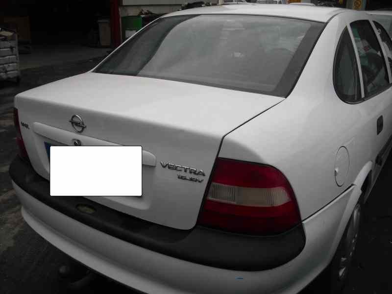 opel vectra b berlina del año 1996