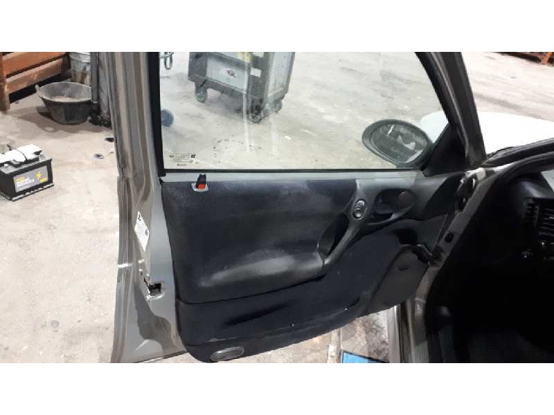 opel vectra b berlina del año 2000