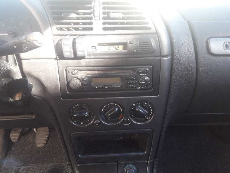 citroën xsara berlina del año 2000