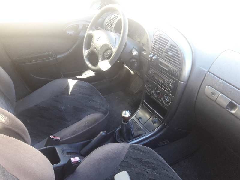 citroën xsara berlina del año 2000