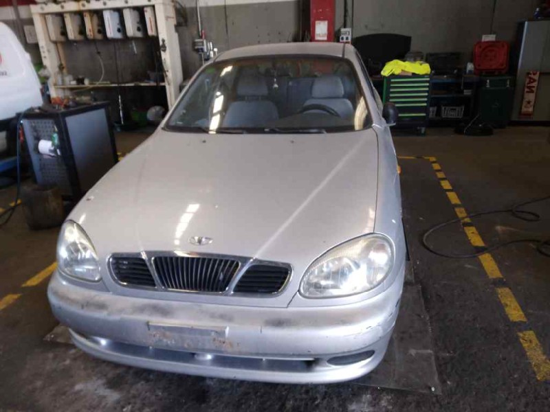 daewoo lanos del año 1999