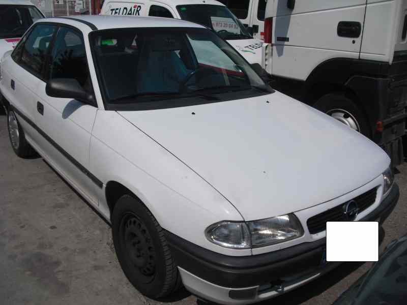 opel astra f berlina del año 1994