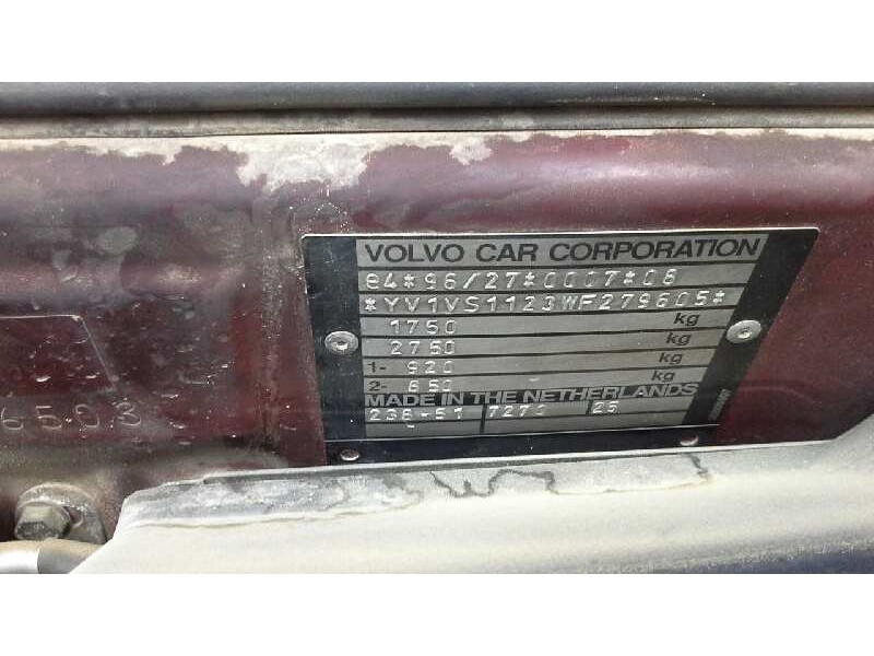 volvo s40 berlina del año 1998