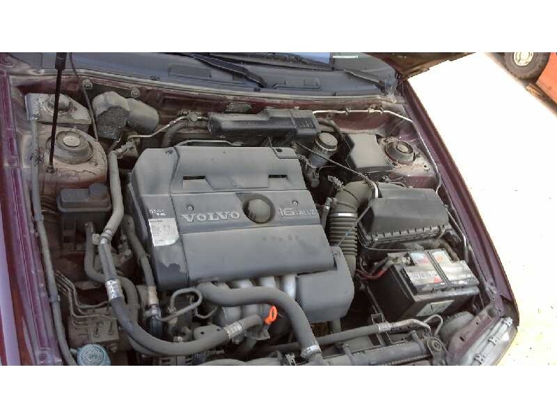 volvo s40 berlina del año 1998