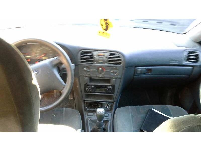 volvo s40 berlina del año 1998