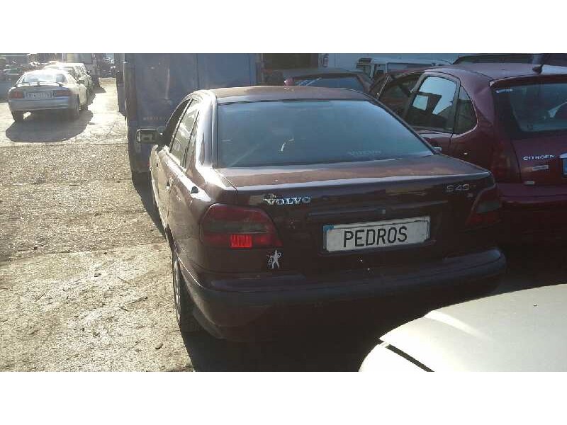 volvo s40 berlina del año 1998