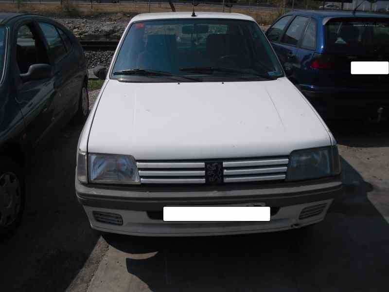 peugeot 205 berlina del año 1996