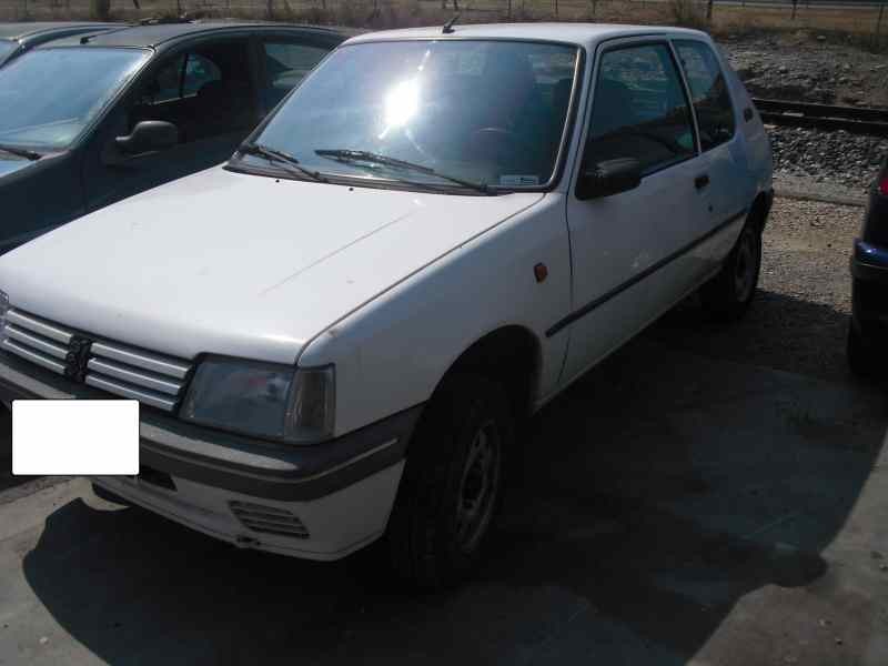peugeot 205 berlina del año 1996