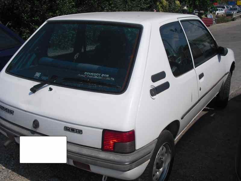 peugeot 205 berlina del año 1996