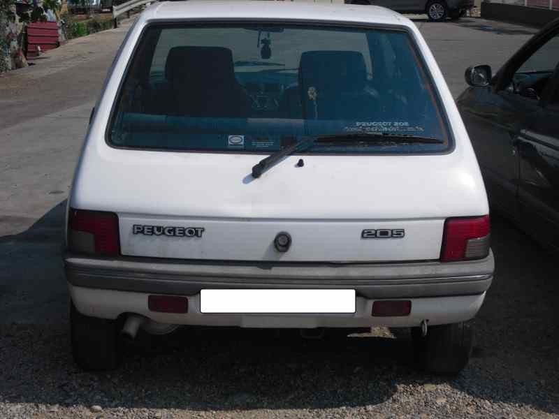 peugeot 205 berlina del año 1996