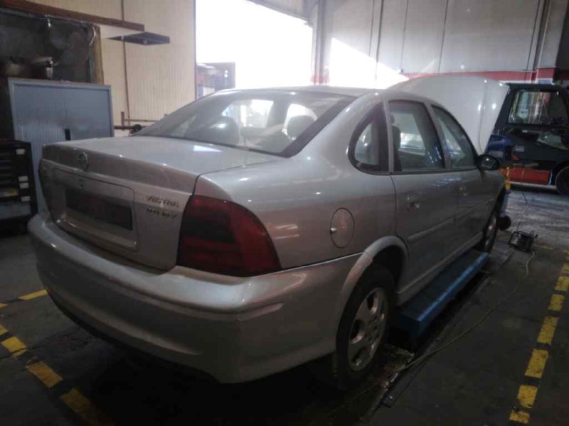 opel vectra b berlina del año 1999