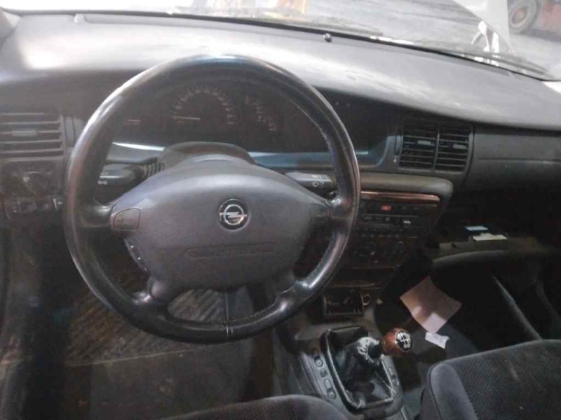 opel vectra b berlina del año 1999