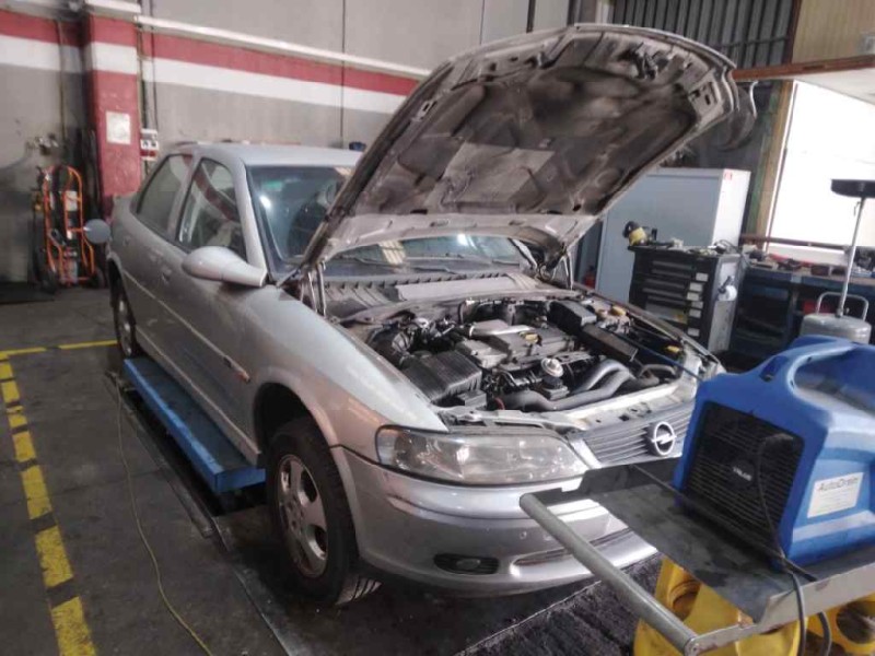 opel vectra b berlina del año 1999