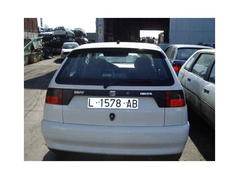 seat ibiza (6l1) del año 2002