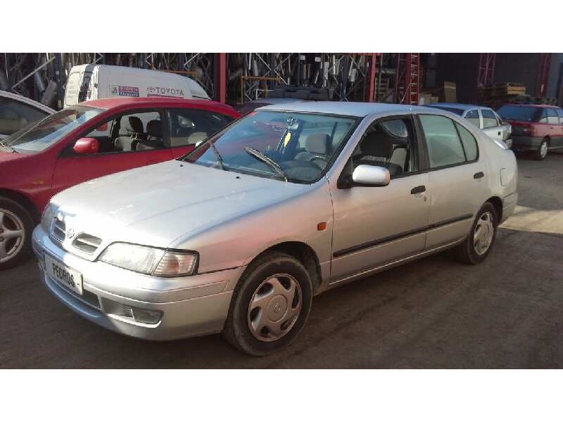 nissan primera berlina (p11) del año 1997