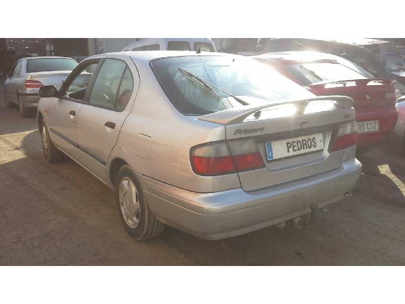 nissan primera berlina (p11) del año 1997
