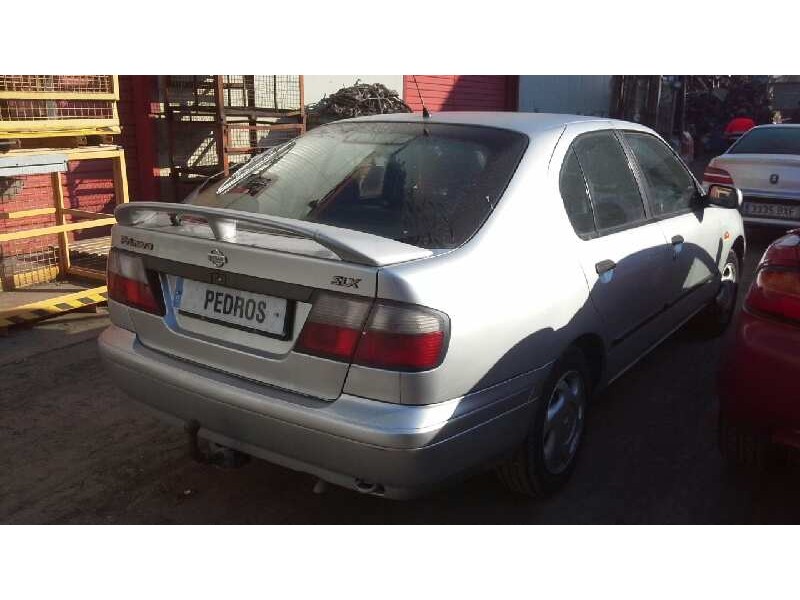 nissan primera berlina (p11) del año 1997