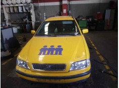 volvo v40 familiar del año 2000