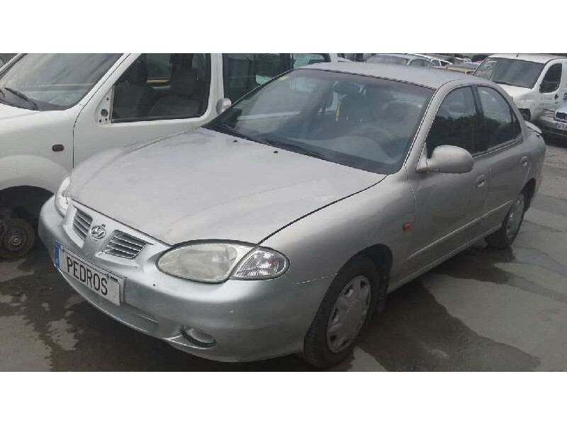 hyundai lantra berlina (rd) del año 1998