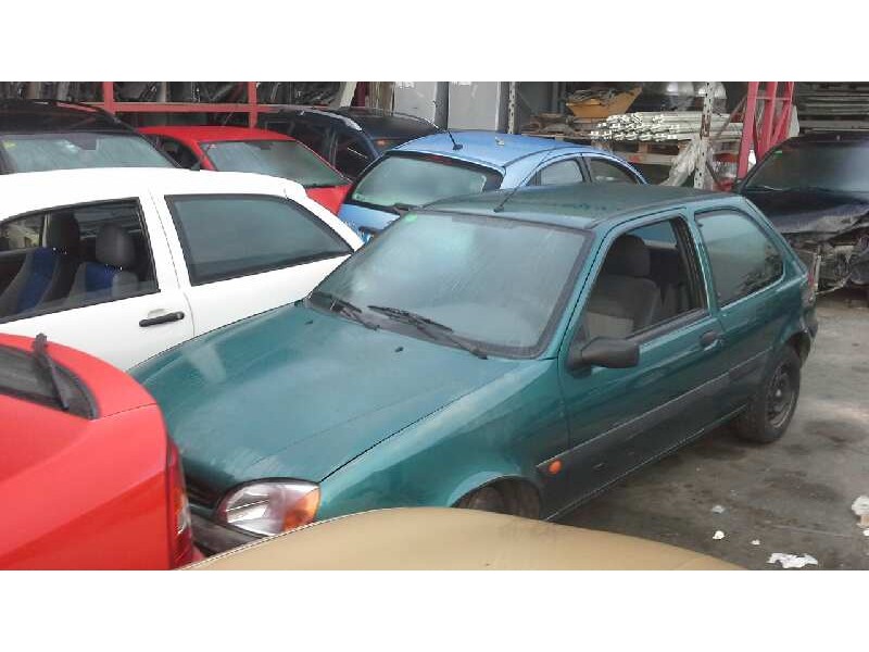 ford fiesta berlina (dx) del año 2000