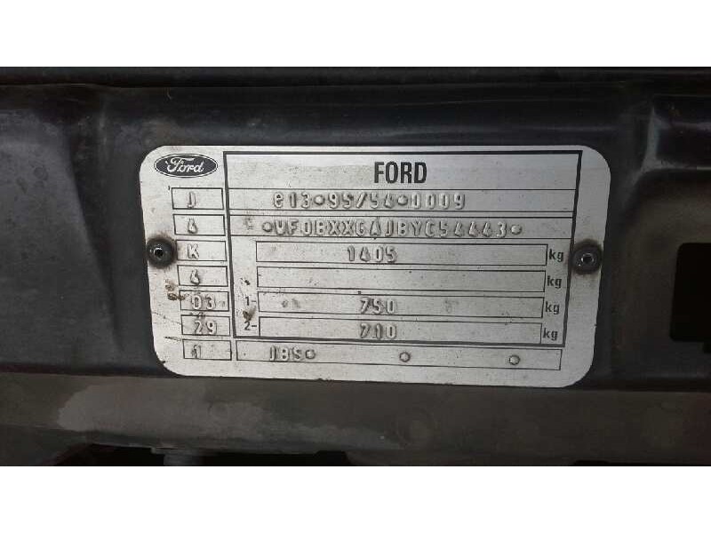 ford fiesta berlina (dx) del año 2000