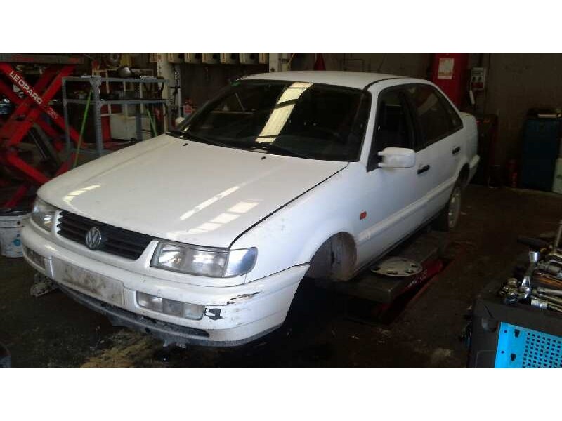 volkswagen passat berlina (312) del año 1994