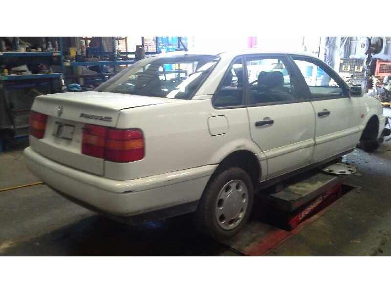 volkswagen passat berlina (312) del año 1994