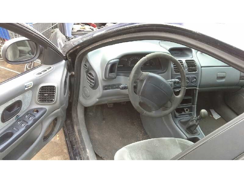 renault laguna (b56) del año 2000