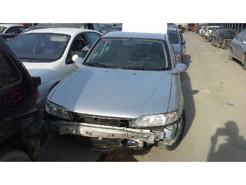 opel vectra b berlina del año 1999