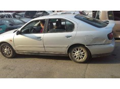 nissan primera berlina (p11) del año 2000