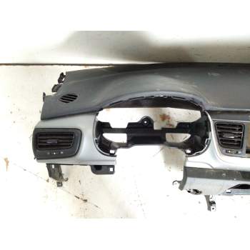 Recambio de salpicadero para kia stonic (yb) 1.2 cvvt referencia OEM IAM 84711H8AA0  