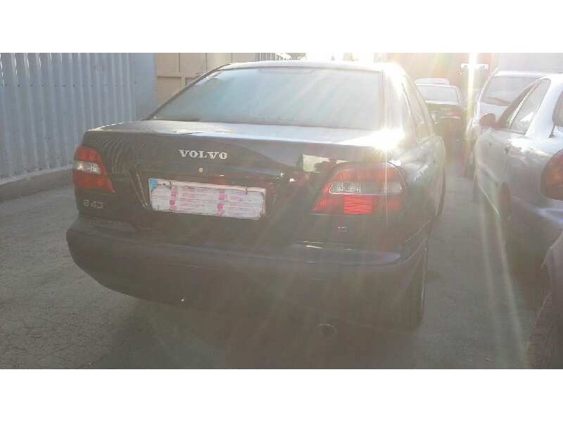 volvo s40 berlina del año 1999