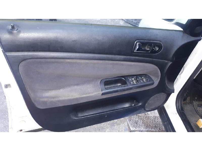 volkswagen passat berlina (3b2) del año 2000