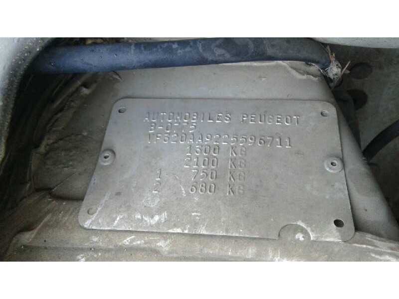 peugeot 205 berlina del año 1996