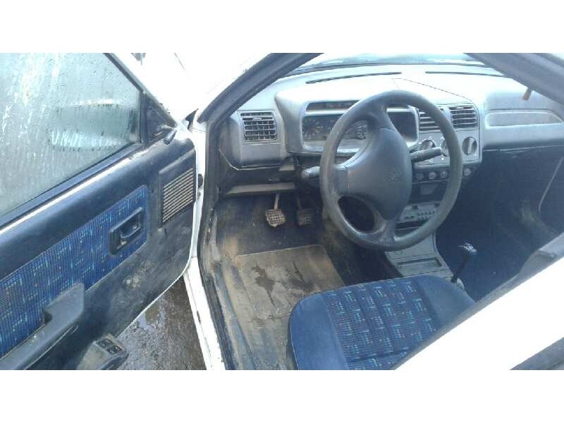 peugeot 205 berlina del año 1996