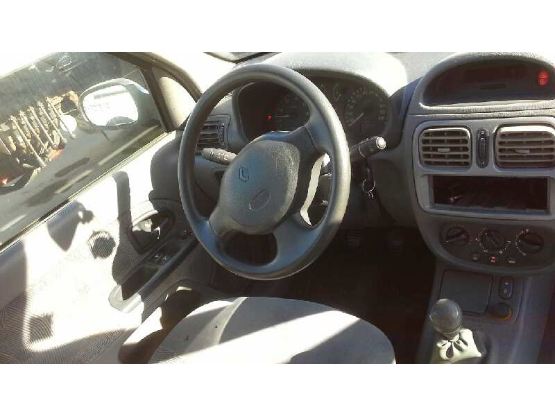 renault clio ii fase i (b/cbo) del año 2000