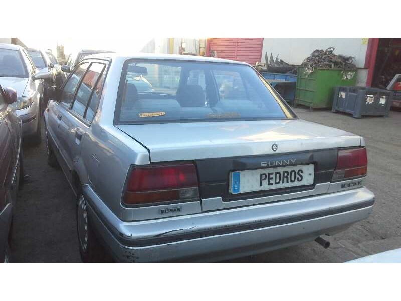 nissan sunny berlina (n13) del año 1989