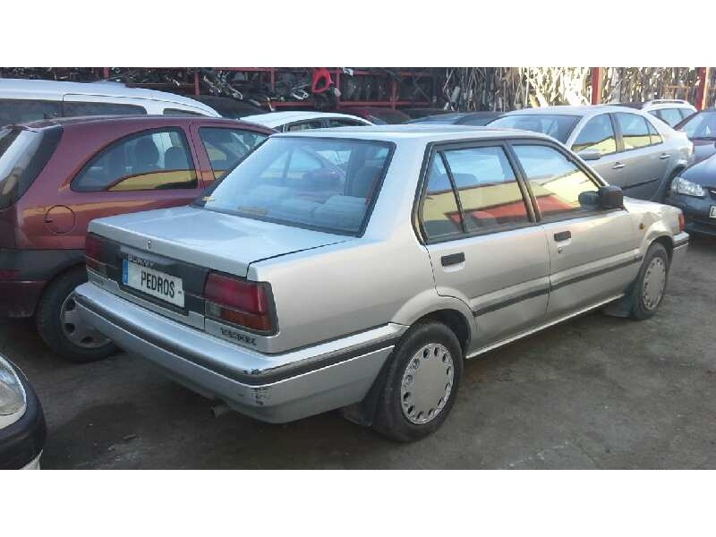 nissan sunny berlina (n13) del año 1989