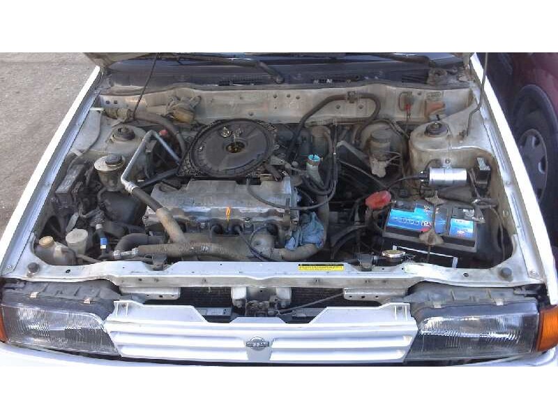 nissan sunny berlina (n13) del año 1989