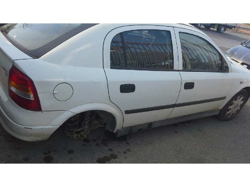 opel astra g berlina del año 1998