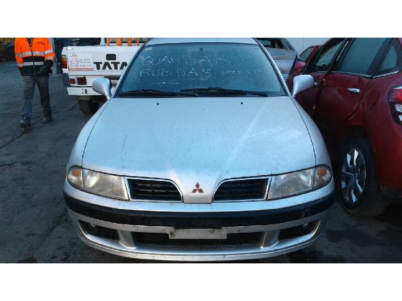 mitsubishi carisma berlina 4 (da0) del año 2000