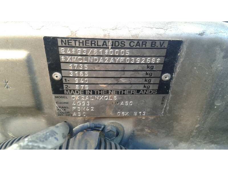 mitsubishi carisma berlina 4 (da0) del año 2000