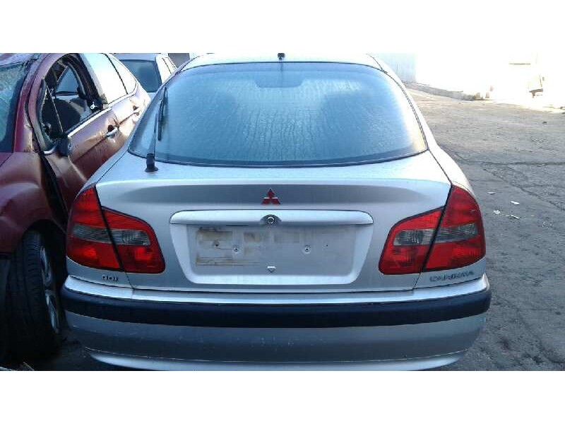 mitsubishi carisma berlina 4 (da0) del año 2000