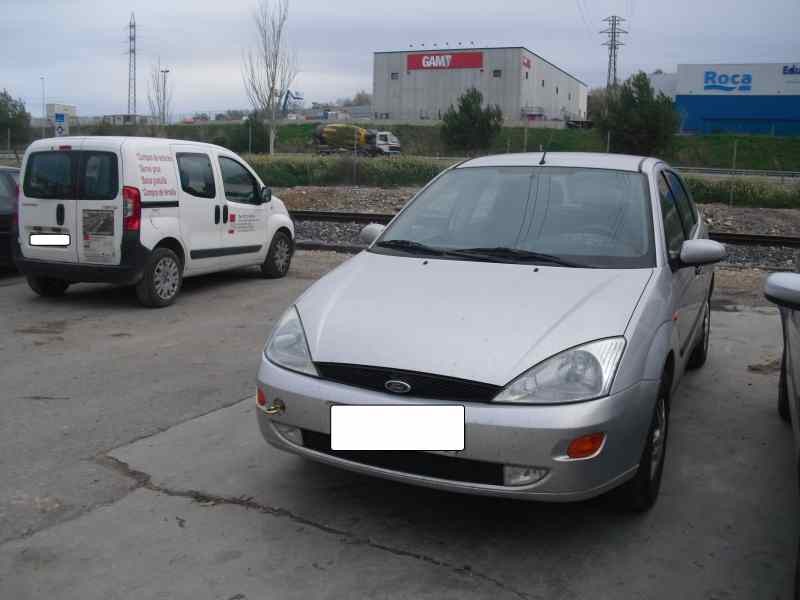ford focus berlina (cak) del año 2000